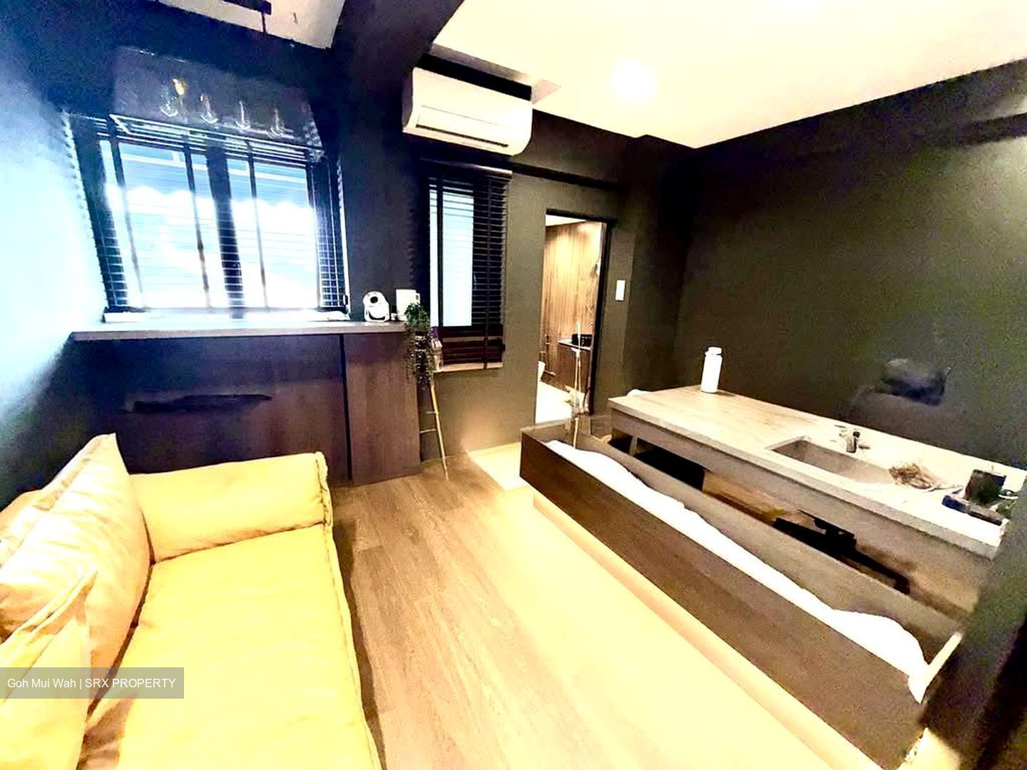 Joo Chiat Road (D15), Office #575678761